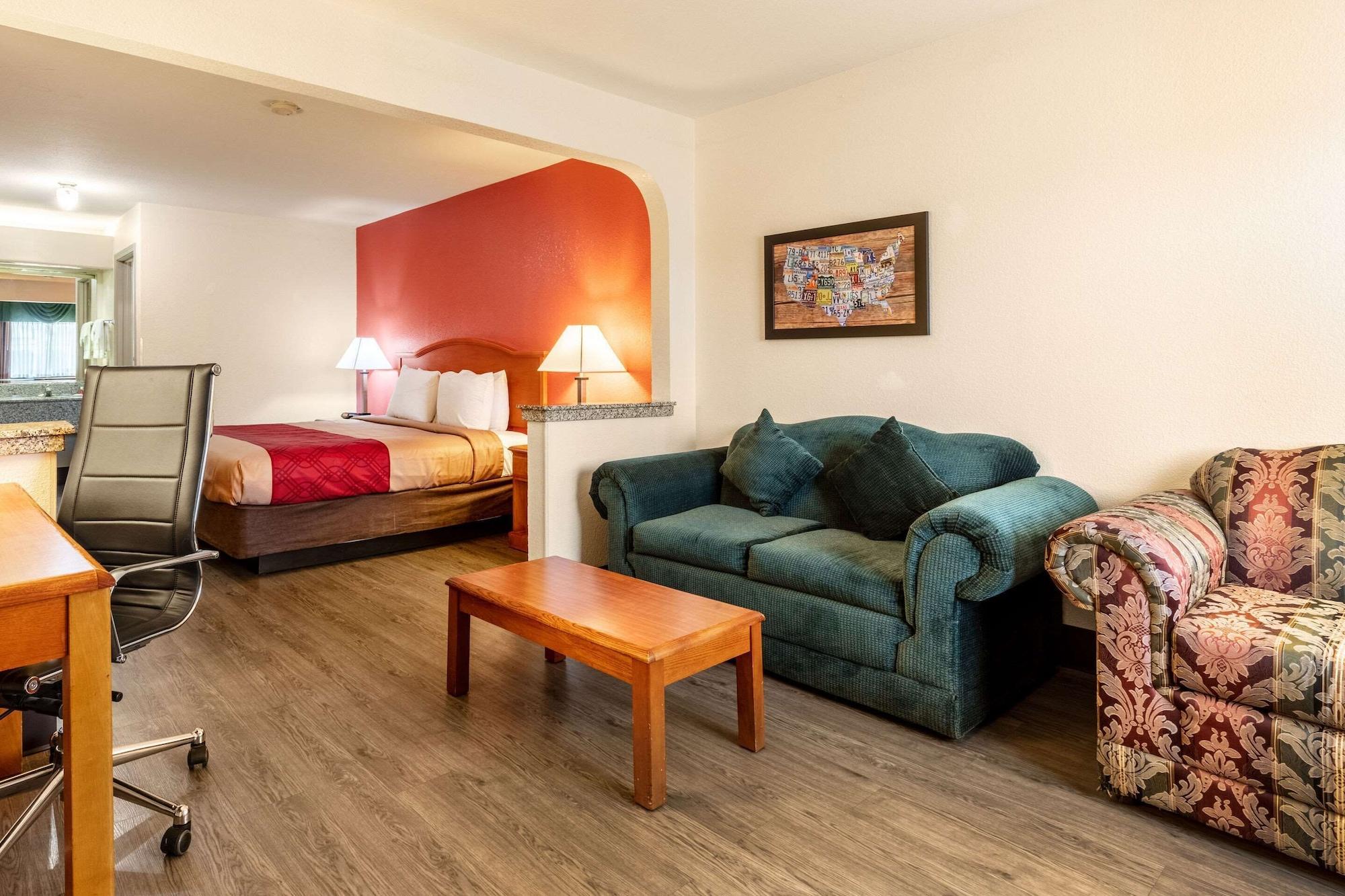 Econo Lodge Inn & Suites Мемфис Екстериор снимка