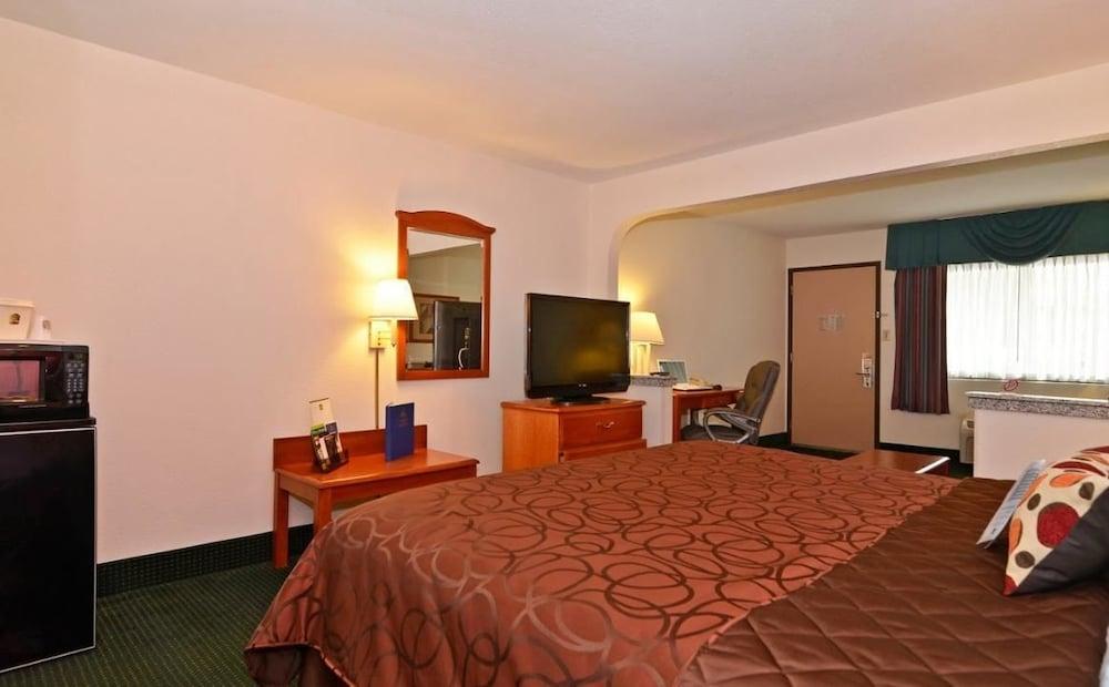 Econo Lodge Inn & Suites Мемфис Екстериор снимка