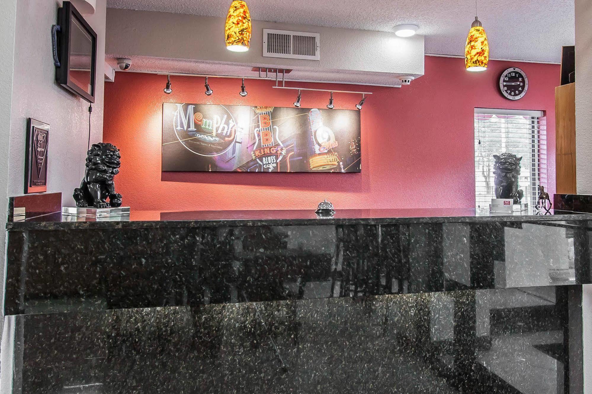 Econo Lodge Inn & Suites Мемфис Екстериор снимка