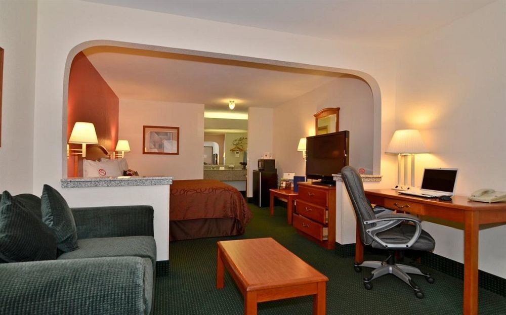 Econo Lodge Inn & Suites Мемфис Екстериор снимка